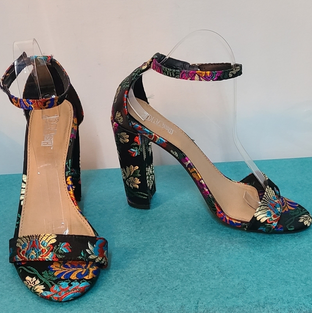 Brash Multi-Color Floralcore Print Ankle Strap Strappy Heels Size 8